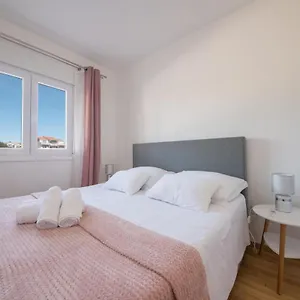  Apartment Romanca